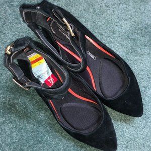 Report Footwear - Flats with Gold Accent